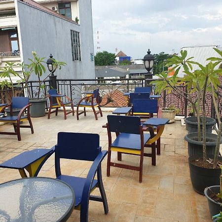 The Backpacker Semarang Exterior foto