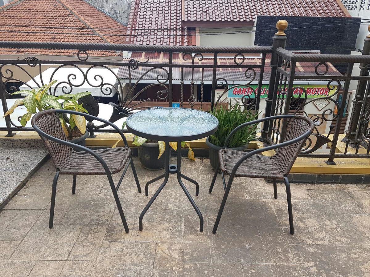 The Backpacker Semarang Exterior foto