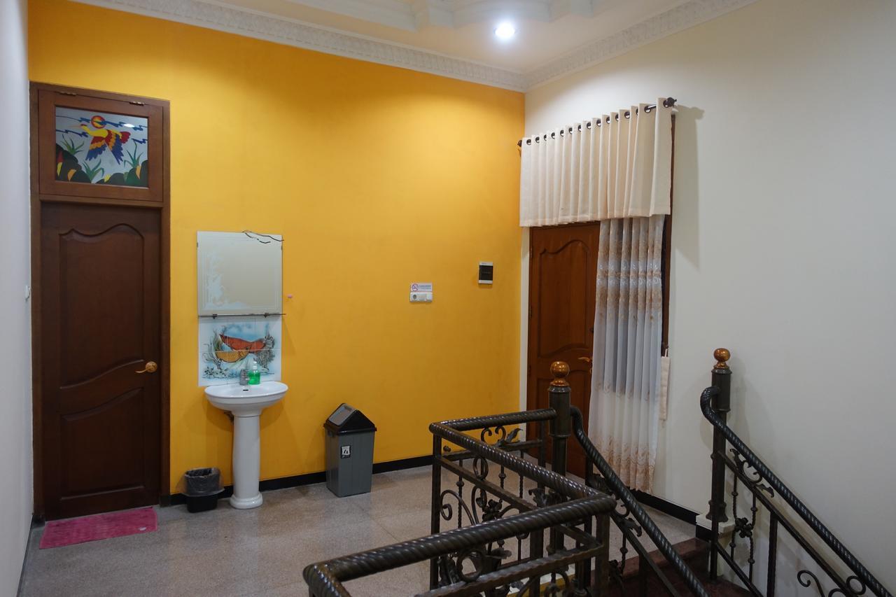 The Backpacker Semarang Exterior foto