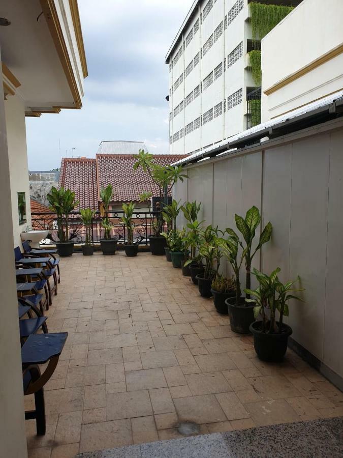 The Backpacker Semarang Exterior foto